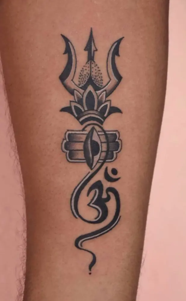 Trishula met oog en om-teken