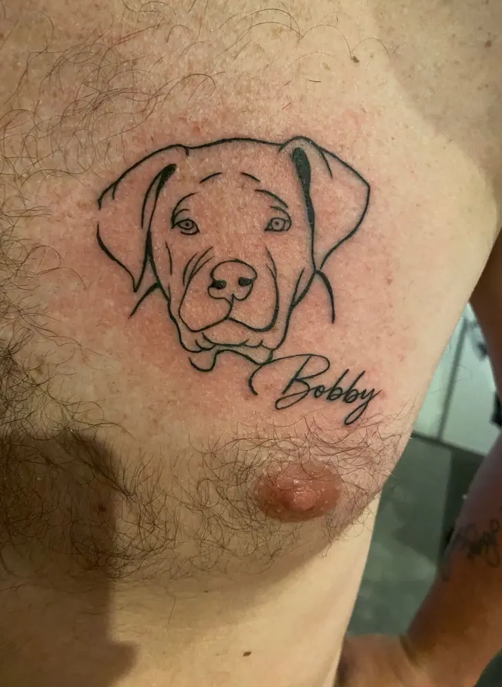Hondenportret in lijnwerk met de naam Bobby